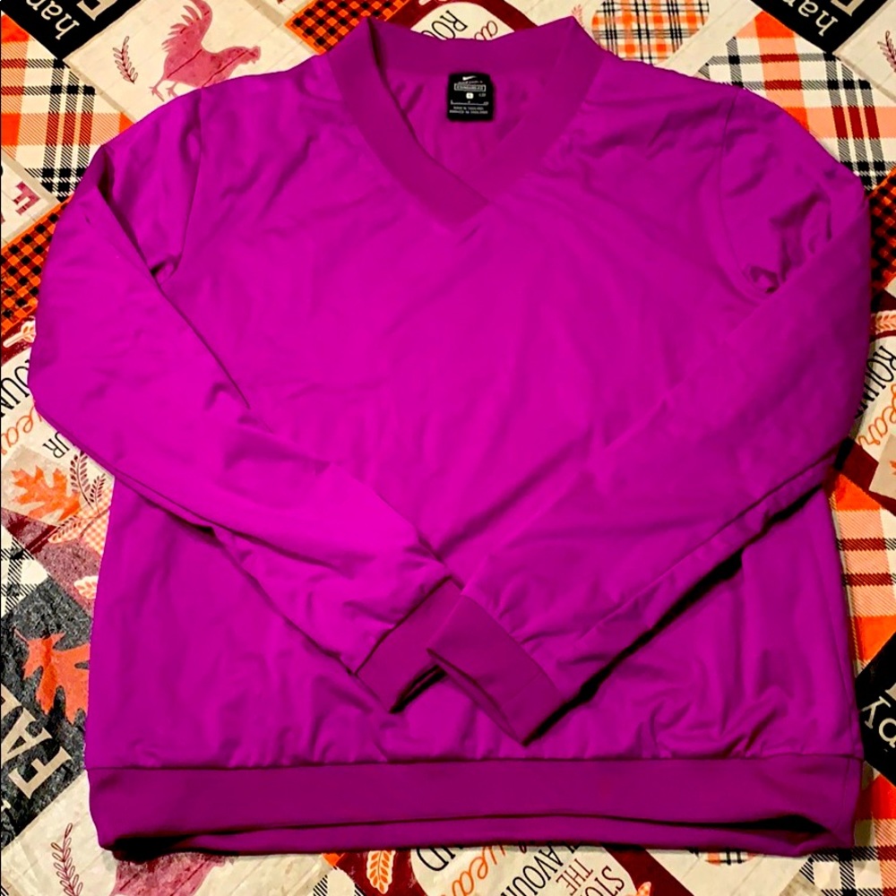 NWOT Nike size small women’s golf v-neck